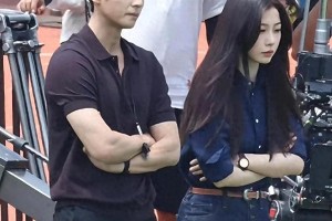 虞书欣黑长直造型美翻，与陈靖可CP感十足