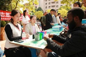 越南大学生潮学中文：从汉服到直播带货