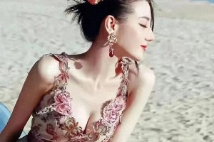 迪丽热巴性感名场面：红毯舞台魅力全开