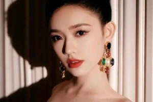林允：从《美人鱼》到《爵迹》的演艺之路