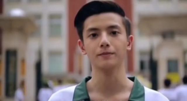 何聪睿近照