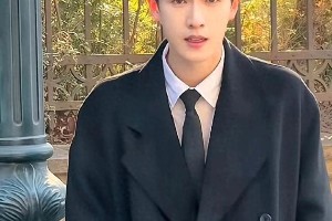 李昀锐双胞胎哥哥惊喜探班，兄弟情深感动剧组