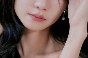 张艺凡壁纸美图欣赏：实力与争议并存的美女