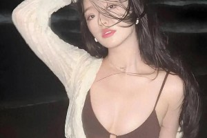 林允清新自然写真：可塑性强，治愈笑容引爆氛围感