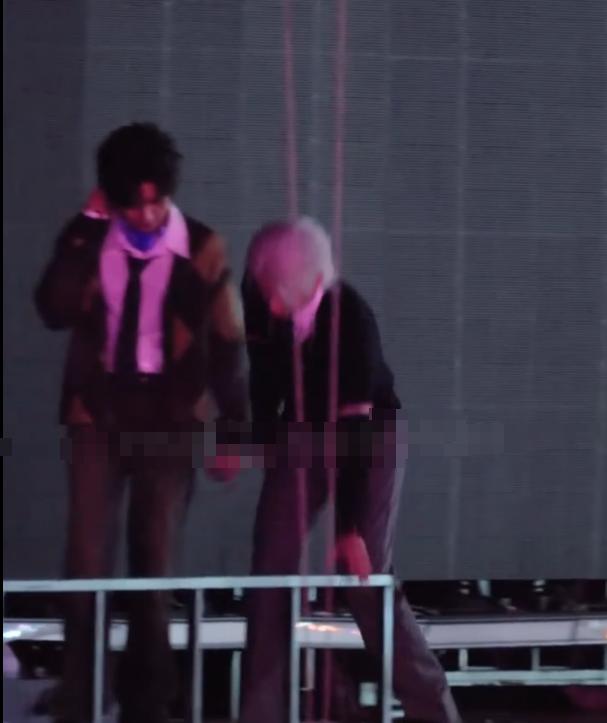 队友搀扶严浩翔