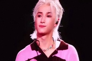 严浩翔海口演唱会膝盖旧伤复发？20岁偶像带伤坚持舞台