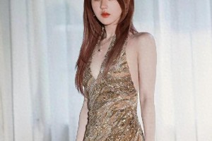 赵露思金色战袍大片：复古女神惊艳丛林